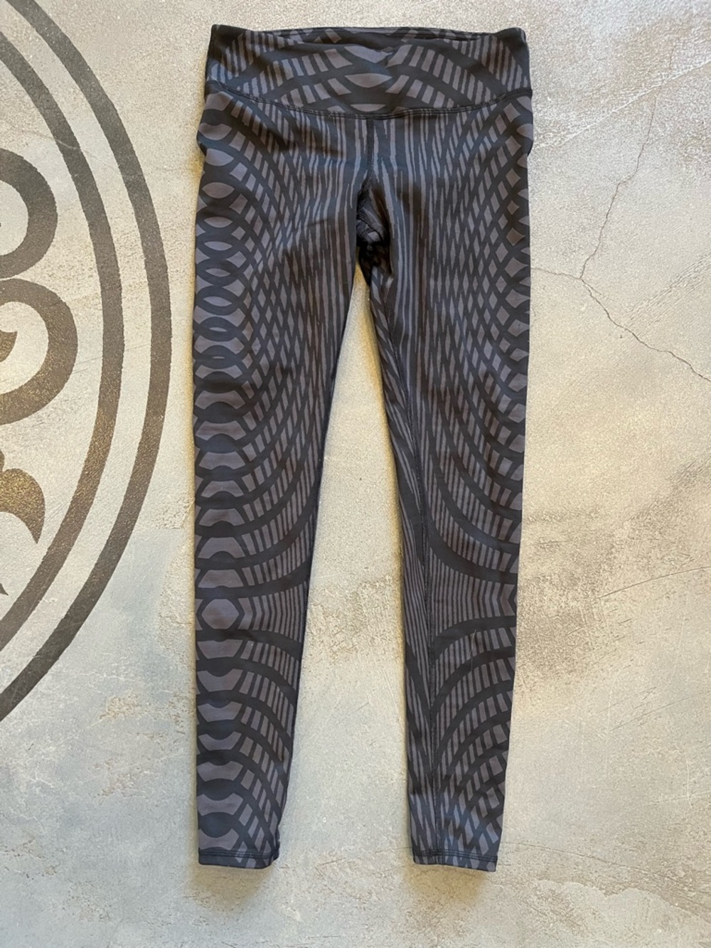 ALO Yoga Black Geometric Print Leggings